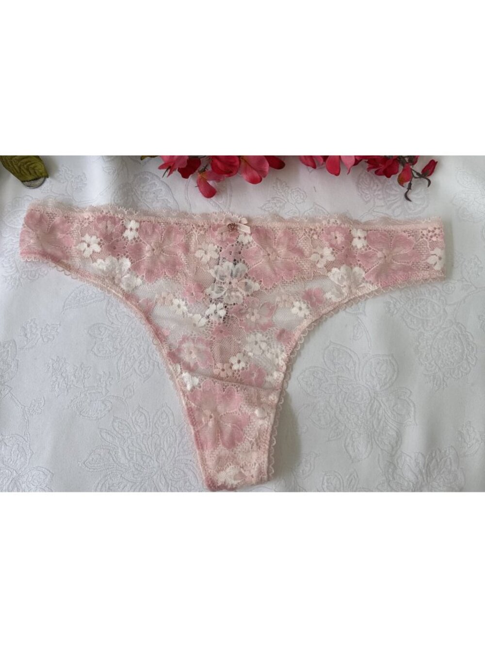 VICTORIA'S SECRET L PINK BODY BY VICTORIA SILKY BACK LACE THONG PANTIES NWT